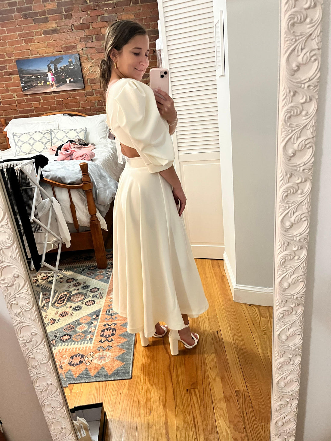 Elágia White Backless Puff-Sleeve Midi Dress - M