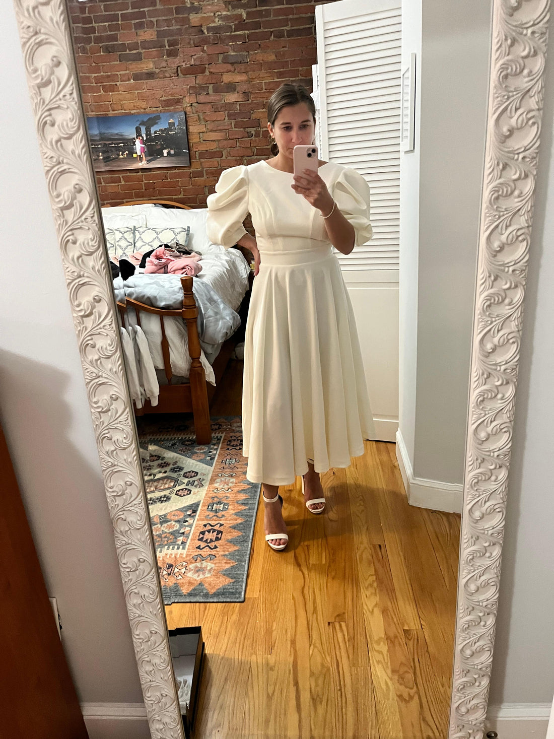 Elágia White Backless Puff-Sleeve Midi Dress - M