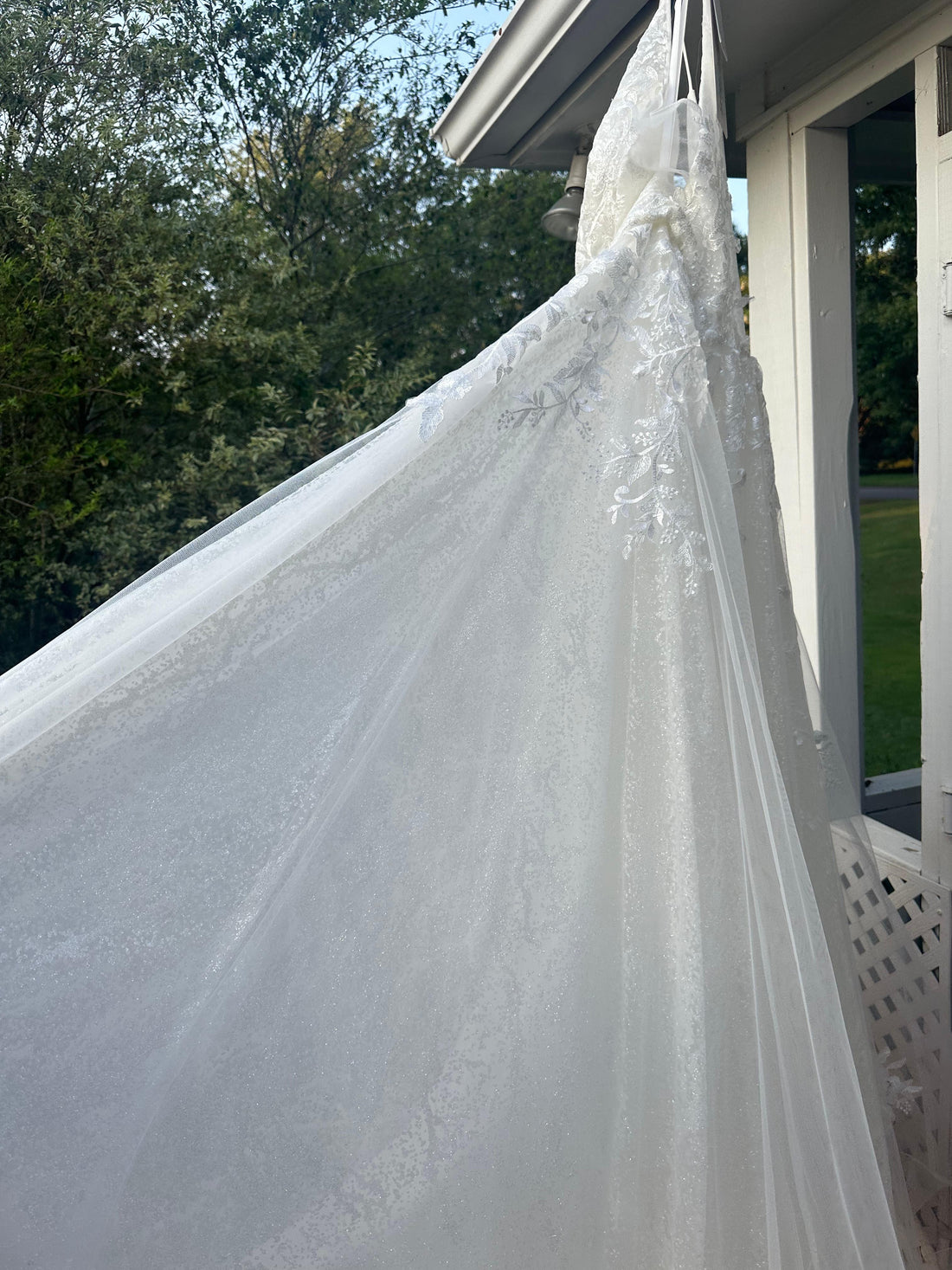 Loré White Wedding Gown - 20