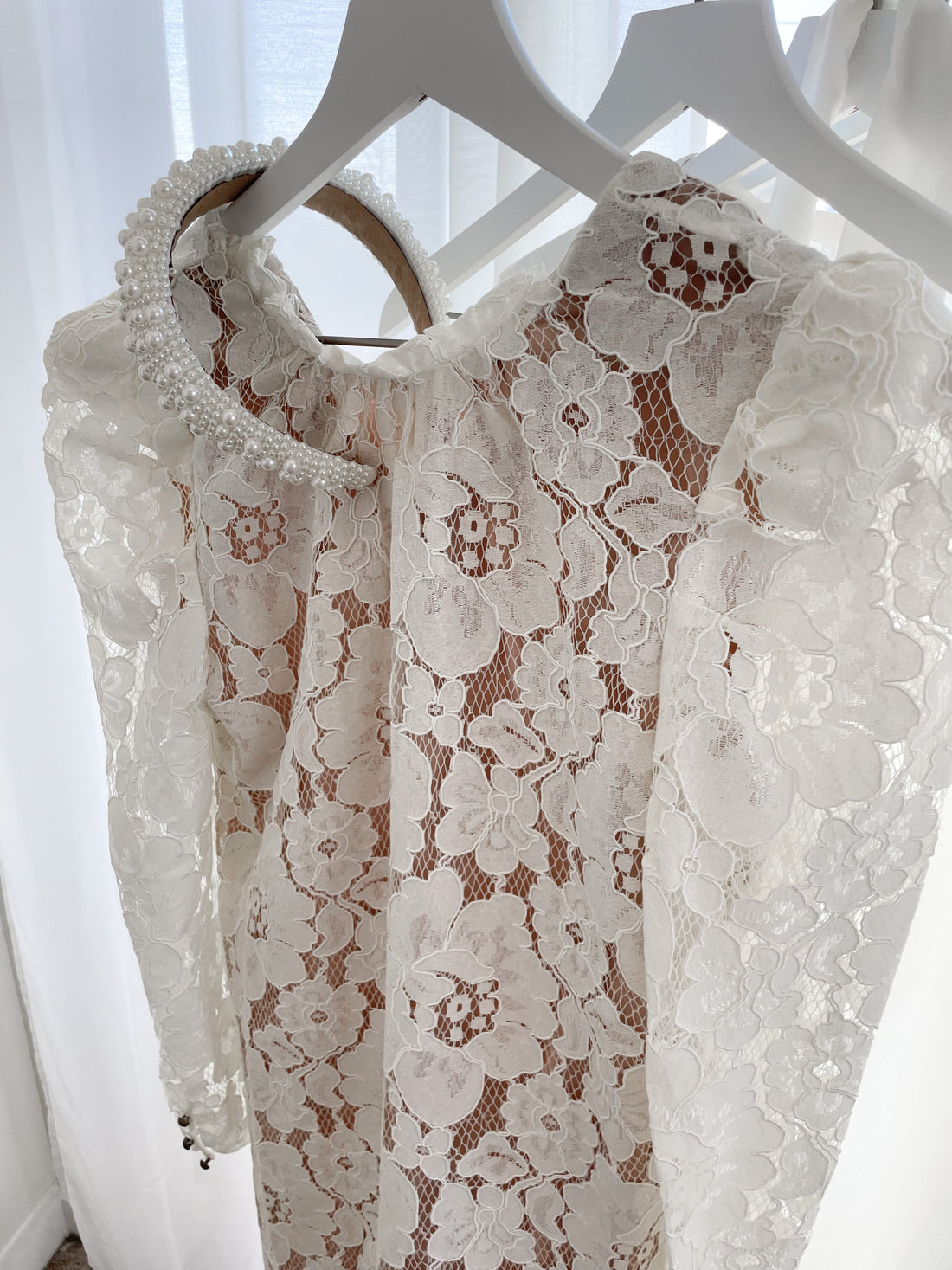 Wayf Ivory Lace Puffed Sleeves Mock Neck Dress - S