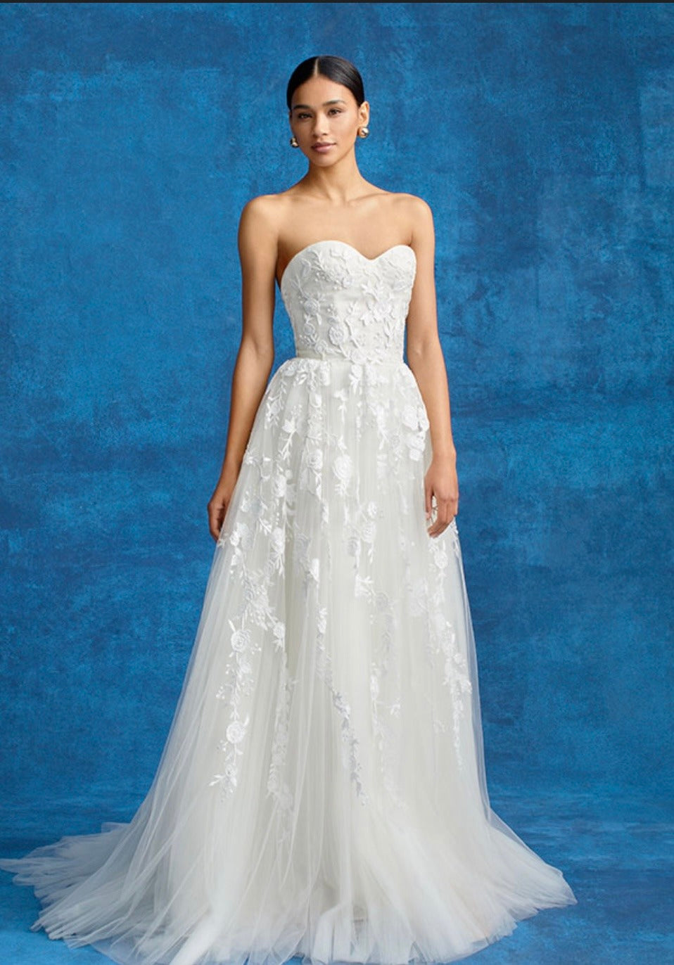 Carolina Herrera Serafina wedding gown - 10