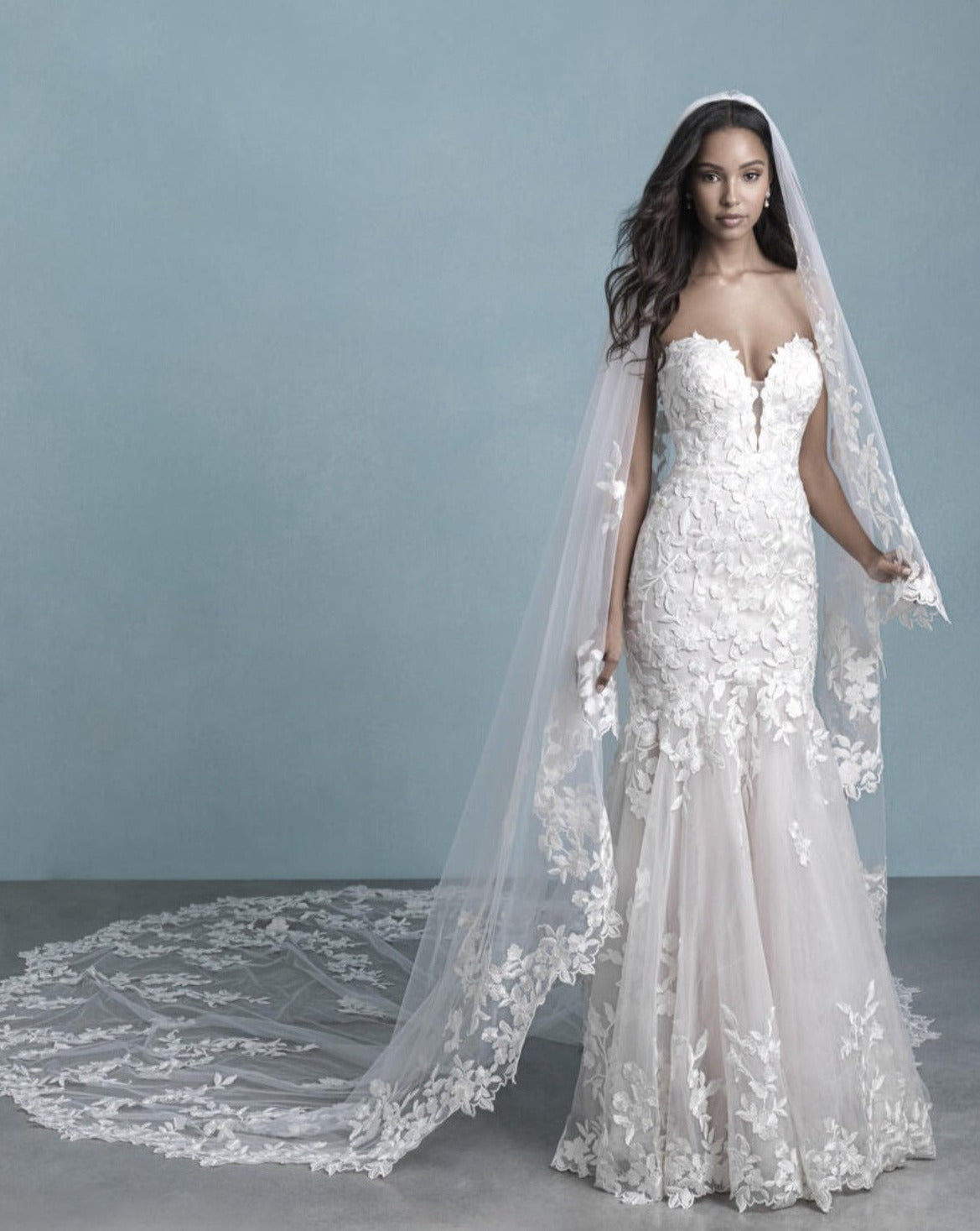 Yolan Cris Lauren Used Wedding Dress Save 46% | Used wedding dresses, Wedding  dresses for sale, Second hand wedding dresses