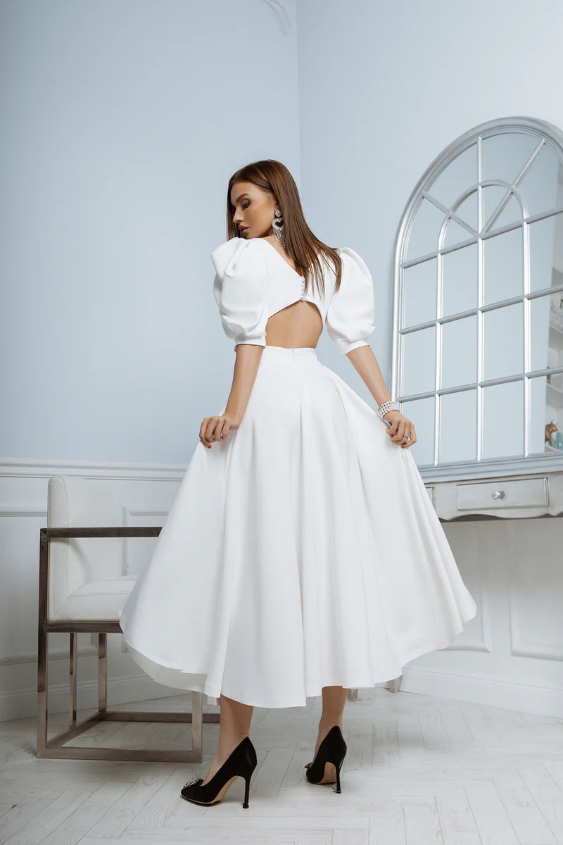Elágia White Backless Puff-Sleeve Midi Dress - M