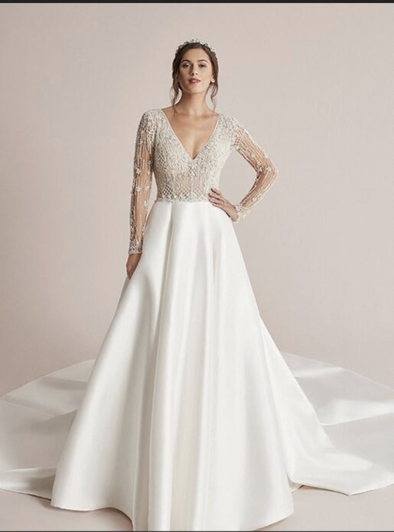 Wedding dresses for the brides with INVERTED TRIANGLE body shape 🤍 1 –  Protea 2 – Elmi 3 – Meryem 4 – Blum 5 – Serenity 6,7